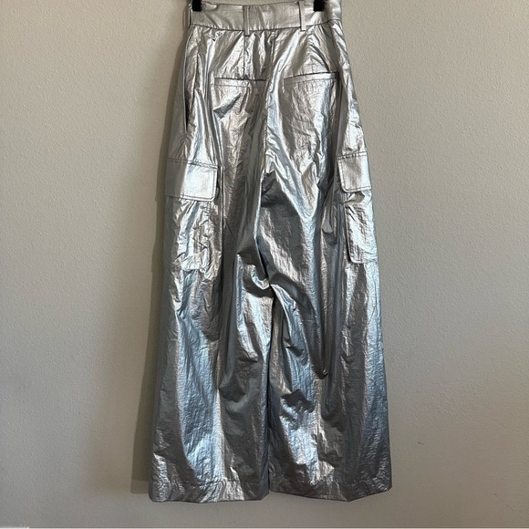 Tibi Wide Leg Pants
Metallic & Silver
Cropped with High-Rise - Picture 4 of 14